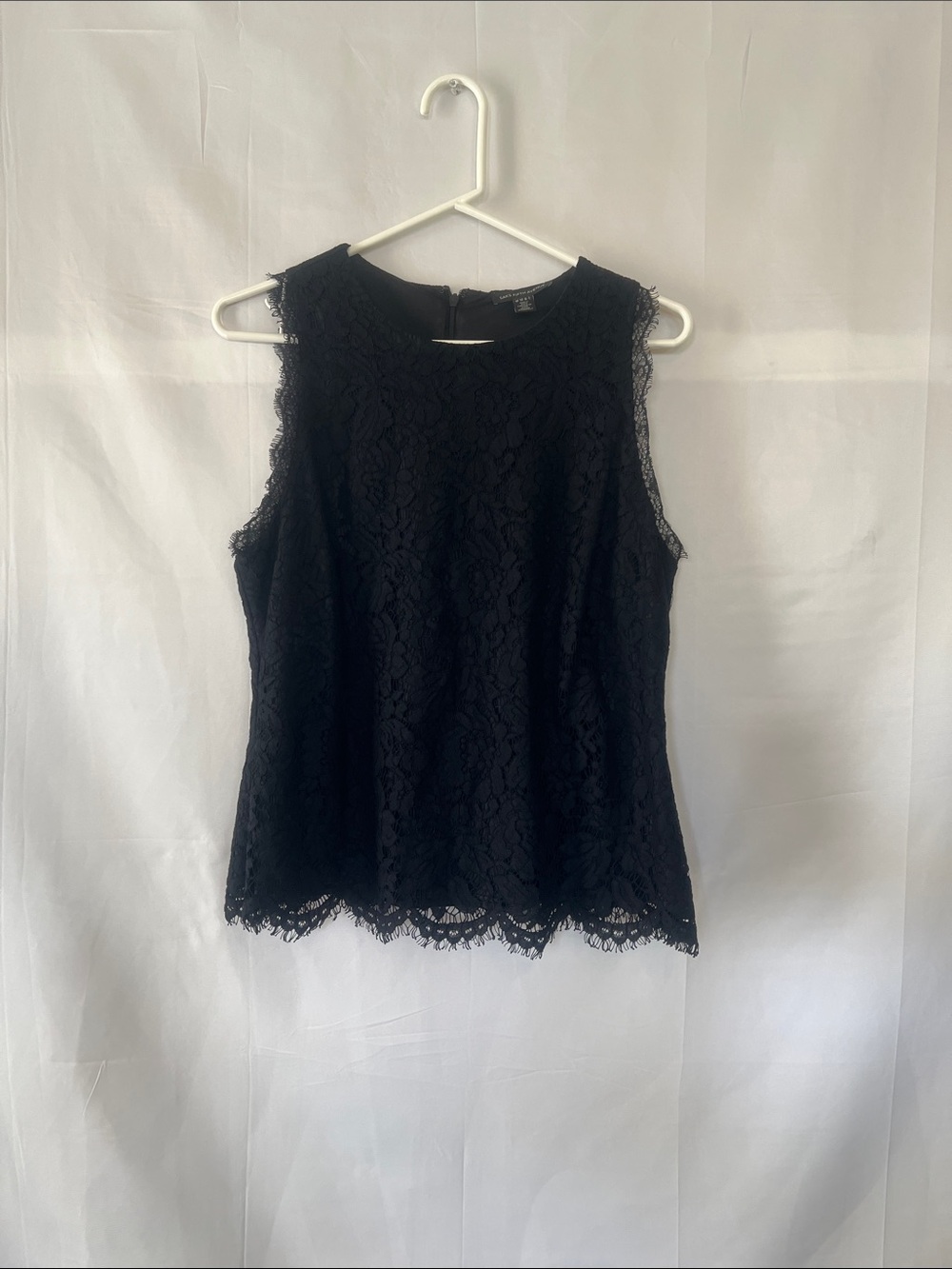 Saks Fifth Avenue - Women's Sleeveless Black Lace Top - Size Medium